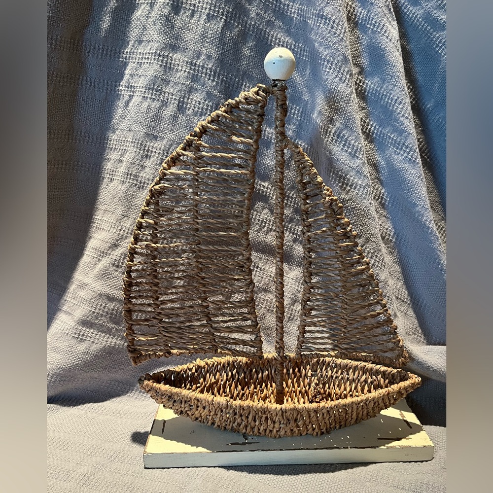 Coastal Decor - Rope Sailboat